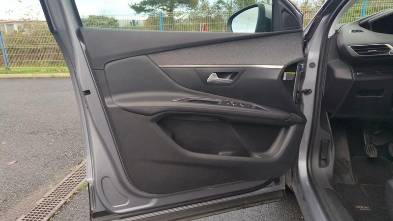 Peugeot 3008 1.6 BlueHDi 120 Allure