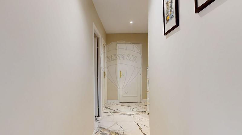 Appartement - 82 m² - 4 pièces