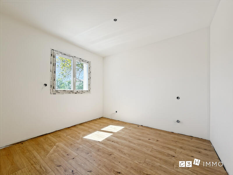 Maison - 102 m² - 4 pièces
