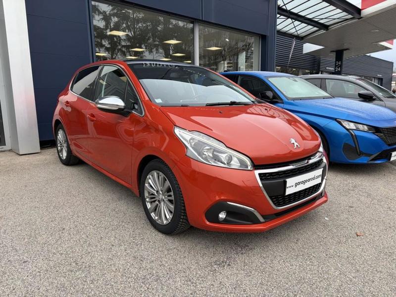 Peugeot 208 Puretech 110 s&amp;S Allure - 4 options incluses
