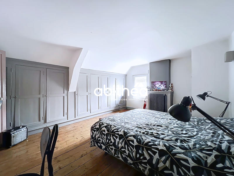 Maison - 380 m² - 13 pièces