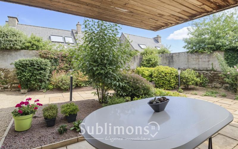 Maison traditionnelle - 230 m² - 7 pièces