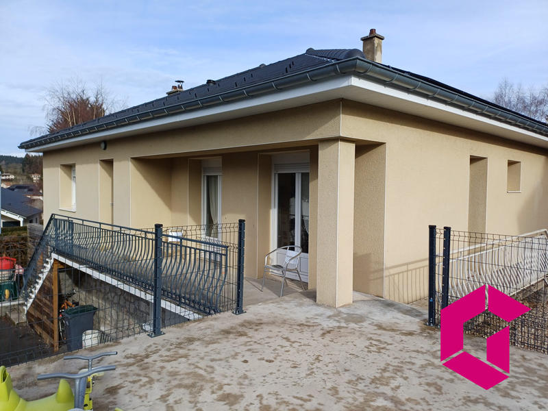 Maison traditionnelle - 90 m² - 5 pièces