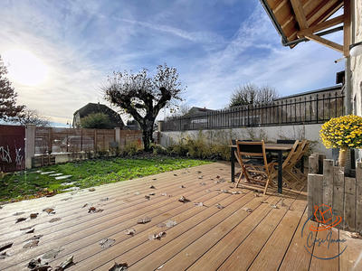 Maison - 203 m² - 7 pièces