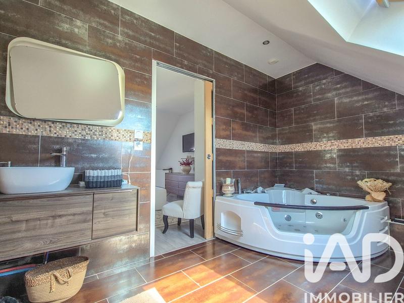 Maison - 131 m² - 7 pièces