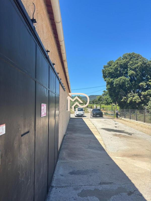 Local commercial - 462 m²