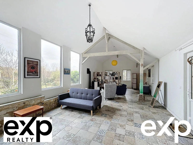 Maison - 240 m² - 7 pièces