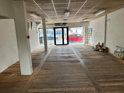Local commercial - 402 m² - 7 pièces