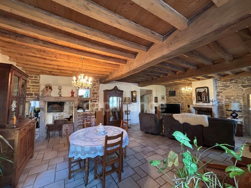 Maison - 200 m² - 6 pièces