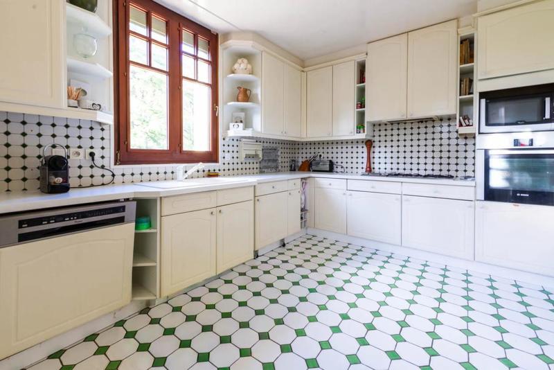 Maison - 400 m² - 8 pièces