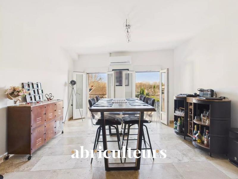 Appartement - 95 m² - 3 pièces