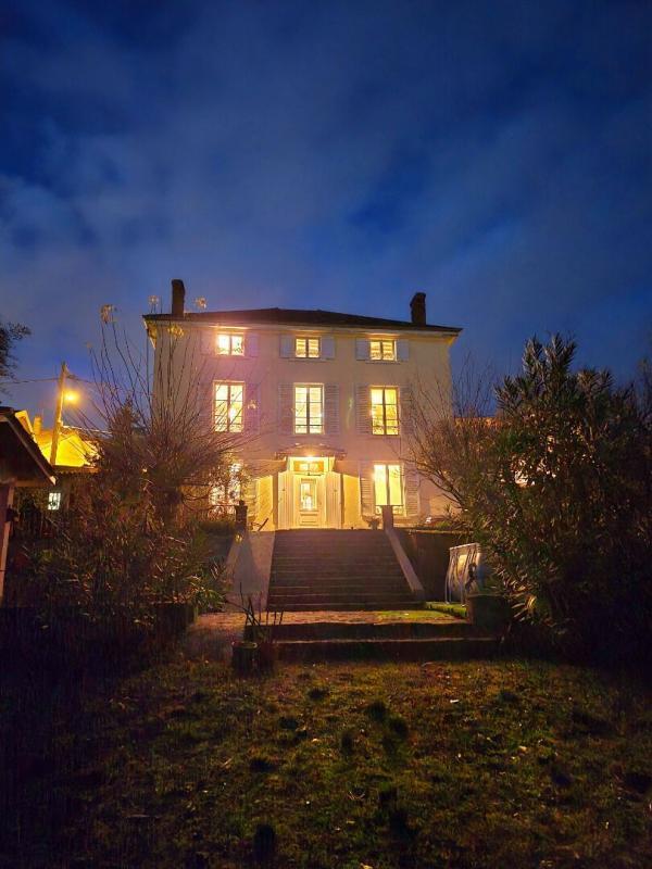 Maison - 280 m² - 7 pièces