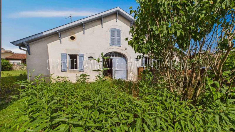 Maison - 260 m² - 12 pièces