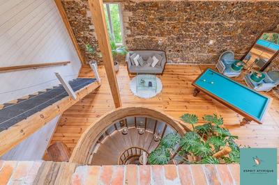 Demeure - 360 m² - 7 pièces