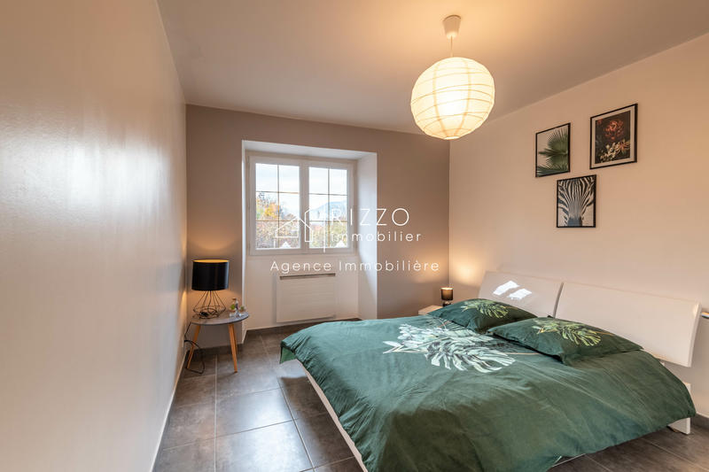 Maison - 326 m² - 11 pièces