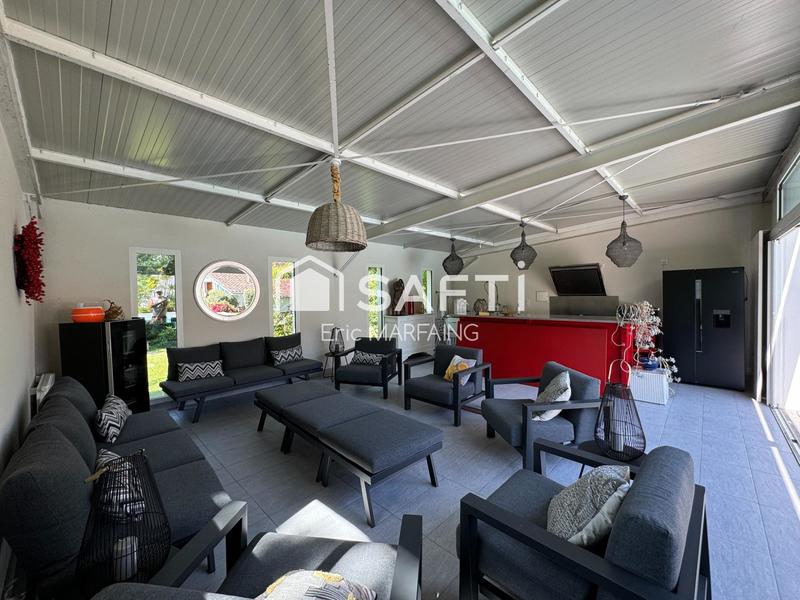 Maison - 280 m² - 7 pièces