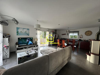 Maison - 90 m² - 4 pièces