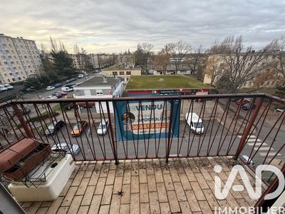Appartement - 79 m² - 5 pièces