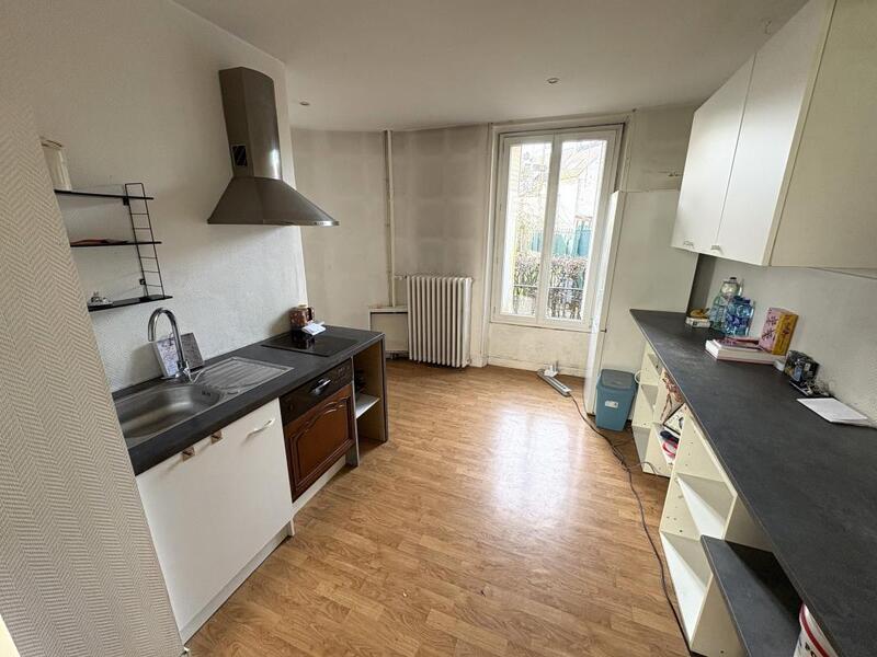 Maison - 202 m² - 9 pièces