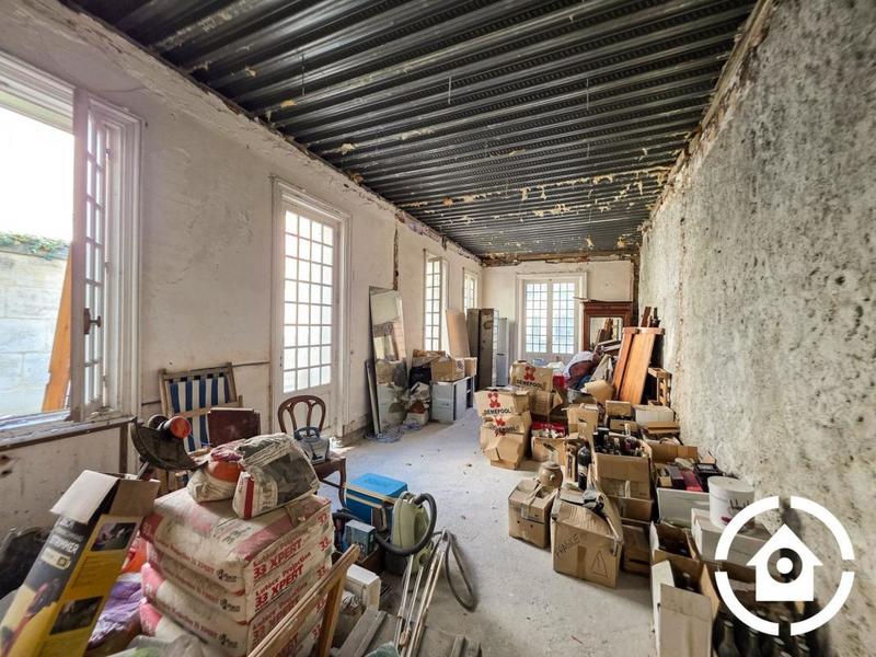 Maison - 310 m² - 8 pièces