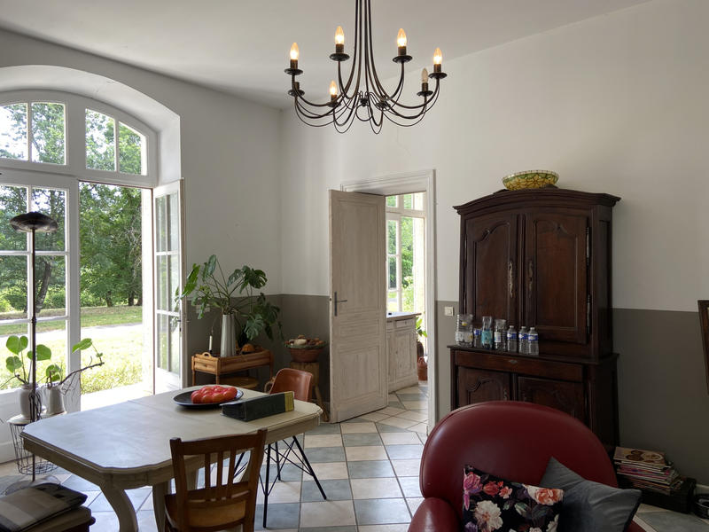 Maison - 370 m² - 12 pièces