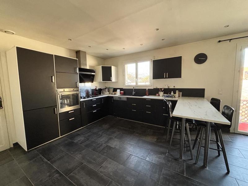 Propriété - 136 m² - 7 pièces