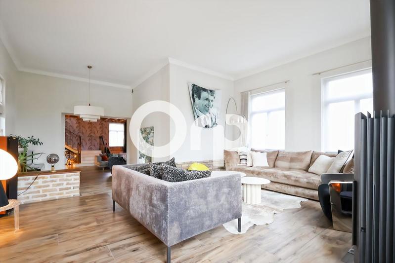 Maison - 243 m² - 5 pièces