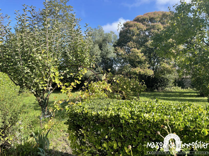 Maison - 233 m² - 9 pièces