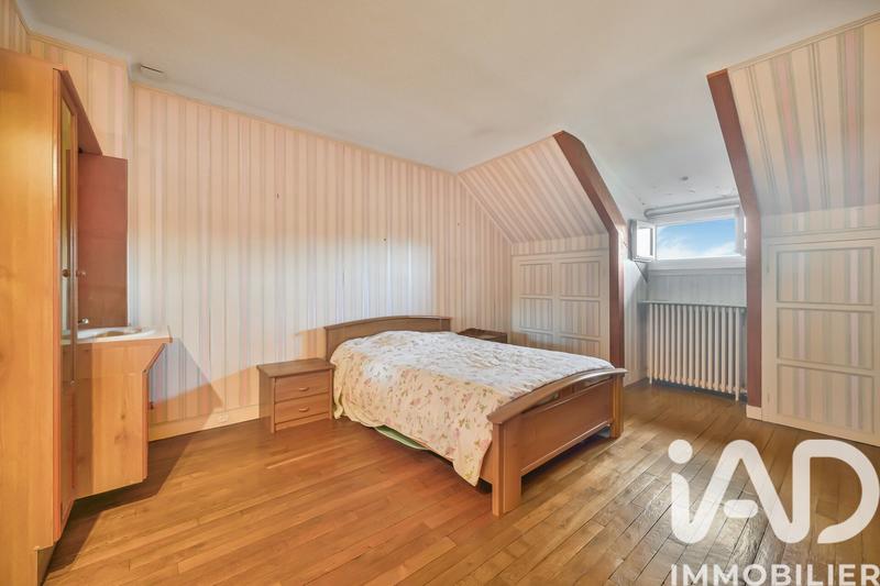 Maison - 180 m² - 7 pièces