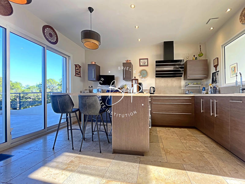 Maison - 185 m² - 6 pièces