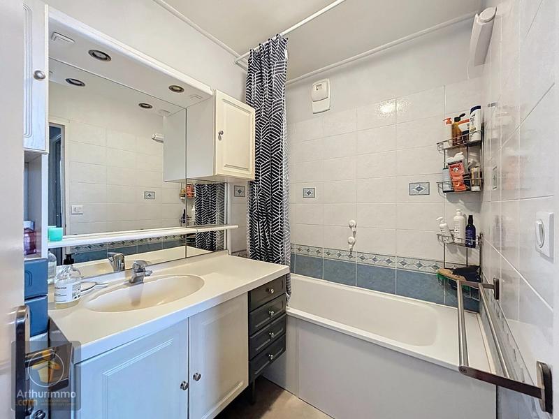 Appartement - 92 m² - 5 pièces