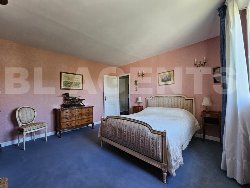 Maison traditionnelle - 157 m² - 7 pièces