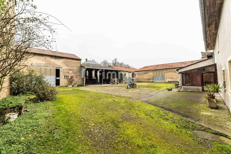 Corps de ferme - 250 m² - 11 pièces