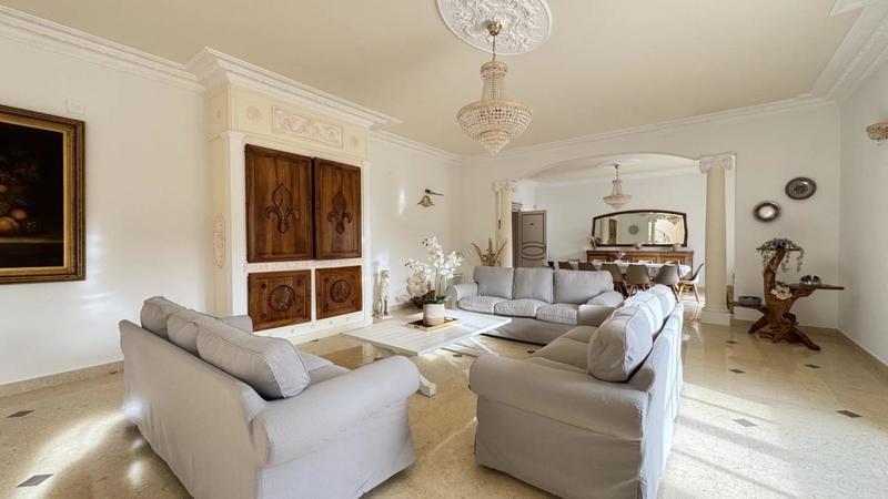 Villa - 420 m² - 11 pièces