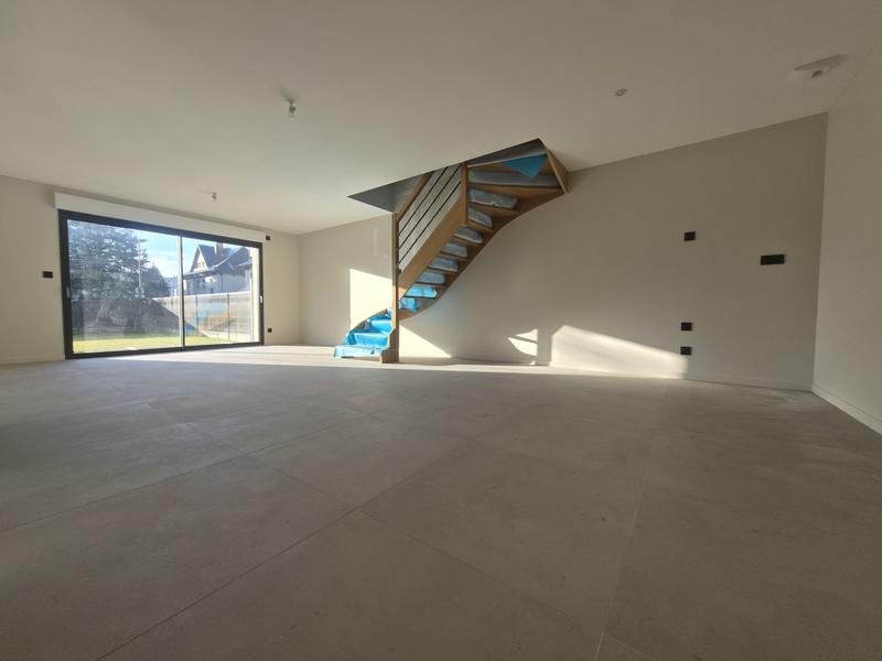 Appartement - 102 m² - 4 pièces