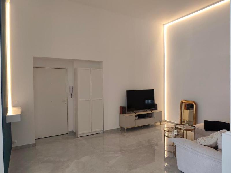 Loft - 84 m² - 2 pièces