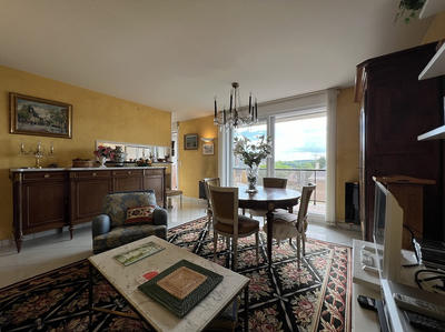 Appartement - 110 m² - 5 pièces