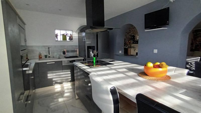 Maison - 95 m² - 5 pièces