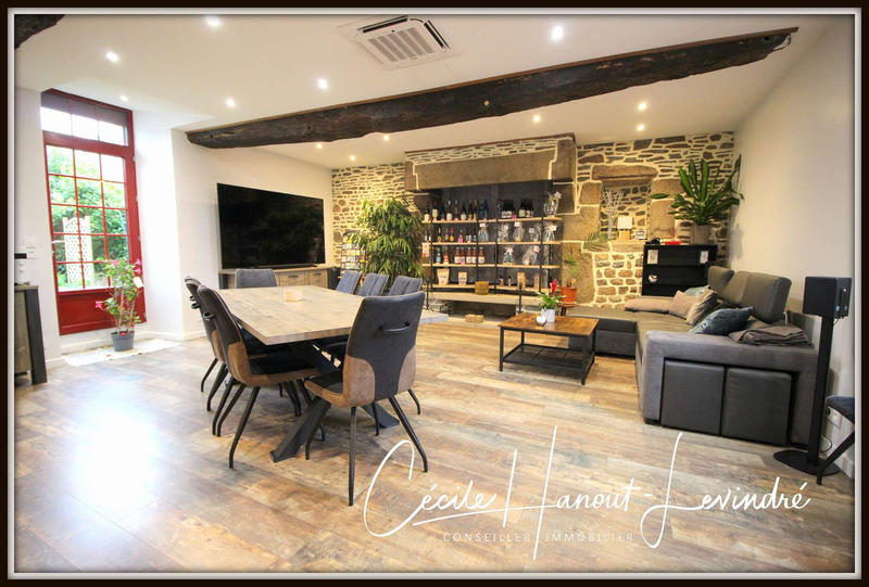 Maison - 355 m² - 17 pièces