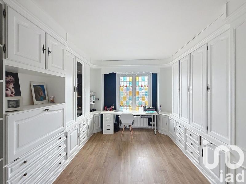 Maison - 291 m² - 12 pièces