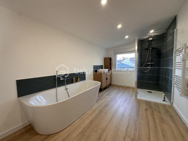 Maison - 190 m² - 6 pièces