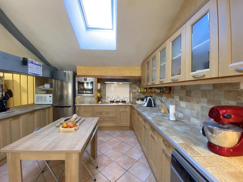 Maison - 253 m² - 5 pièces