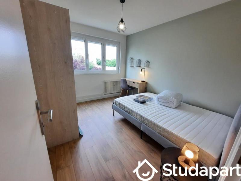 Chambre - 12 m² - 1 pièce