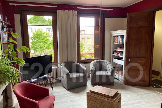 Maison - 260 m² - 12 pièces