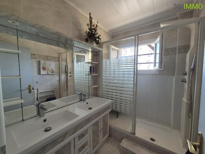 Maison traditionnelle - 145 m² - 7 pièces