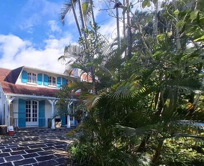 Villa - 211 m² - 9 pièces