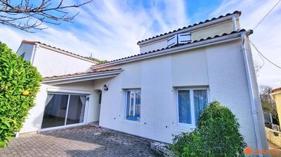 Maison - 163 m² - 7 pièces