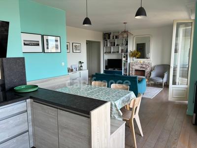 Appartement - 93 m² - 5 pièces