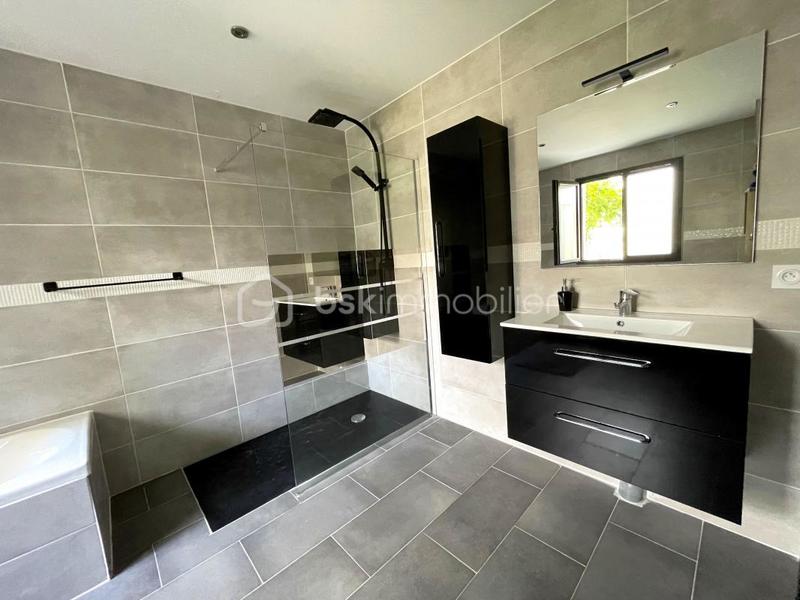 Villa - 186 m² - 6 pièces