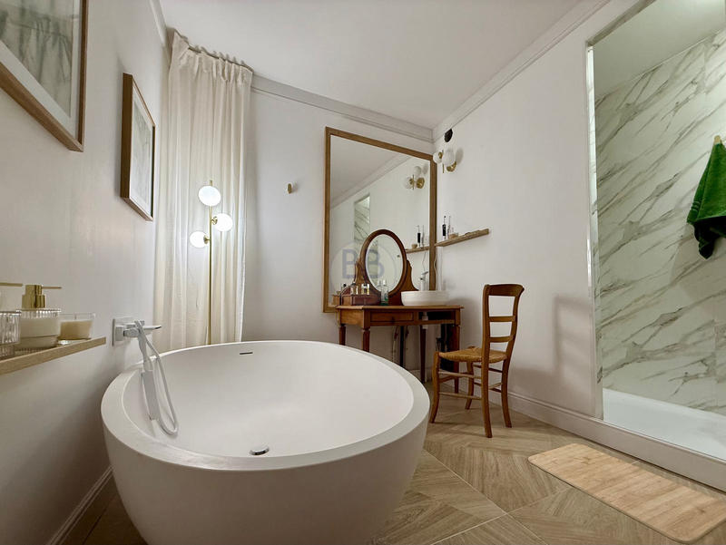 Appartement - 100 m² - 4 pièces